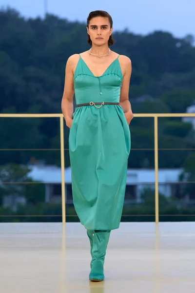 Look 32